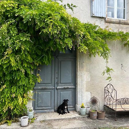 Bed and Breakfast Le Loriot Champagne-et-Fontaine Екстер'єр фото