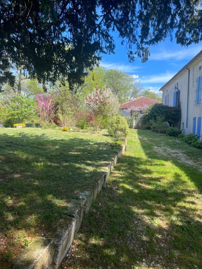 Bed and Breakfast Le Loriot Champagne-et-Fontaine Екстер'єр фото